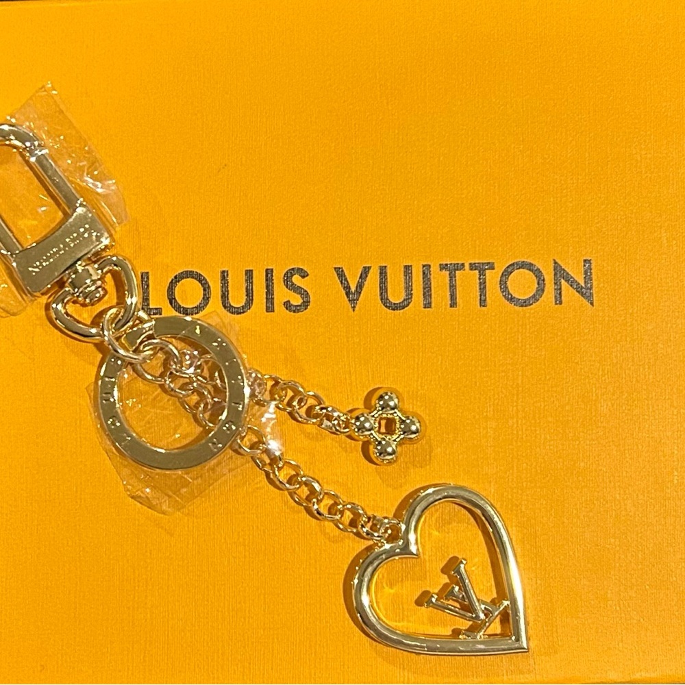 Elegant Gold Heart Key Holder/Bag Charm